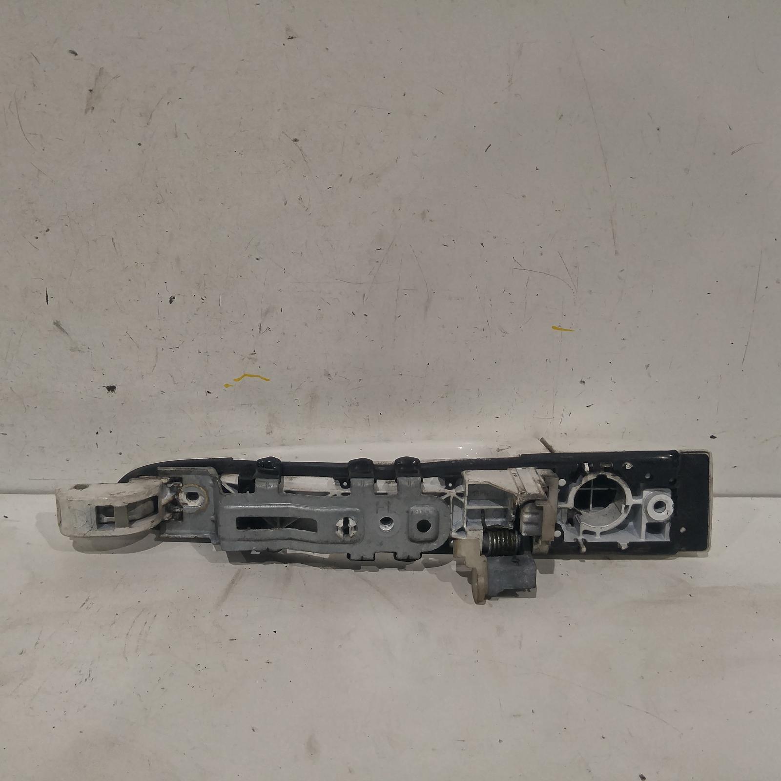 Carnival/Grand Carnival Door Handle 2006-2014 outer,lh front,vq,01/06-12/14 00007799 #165396