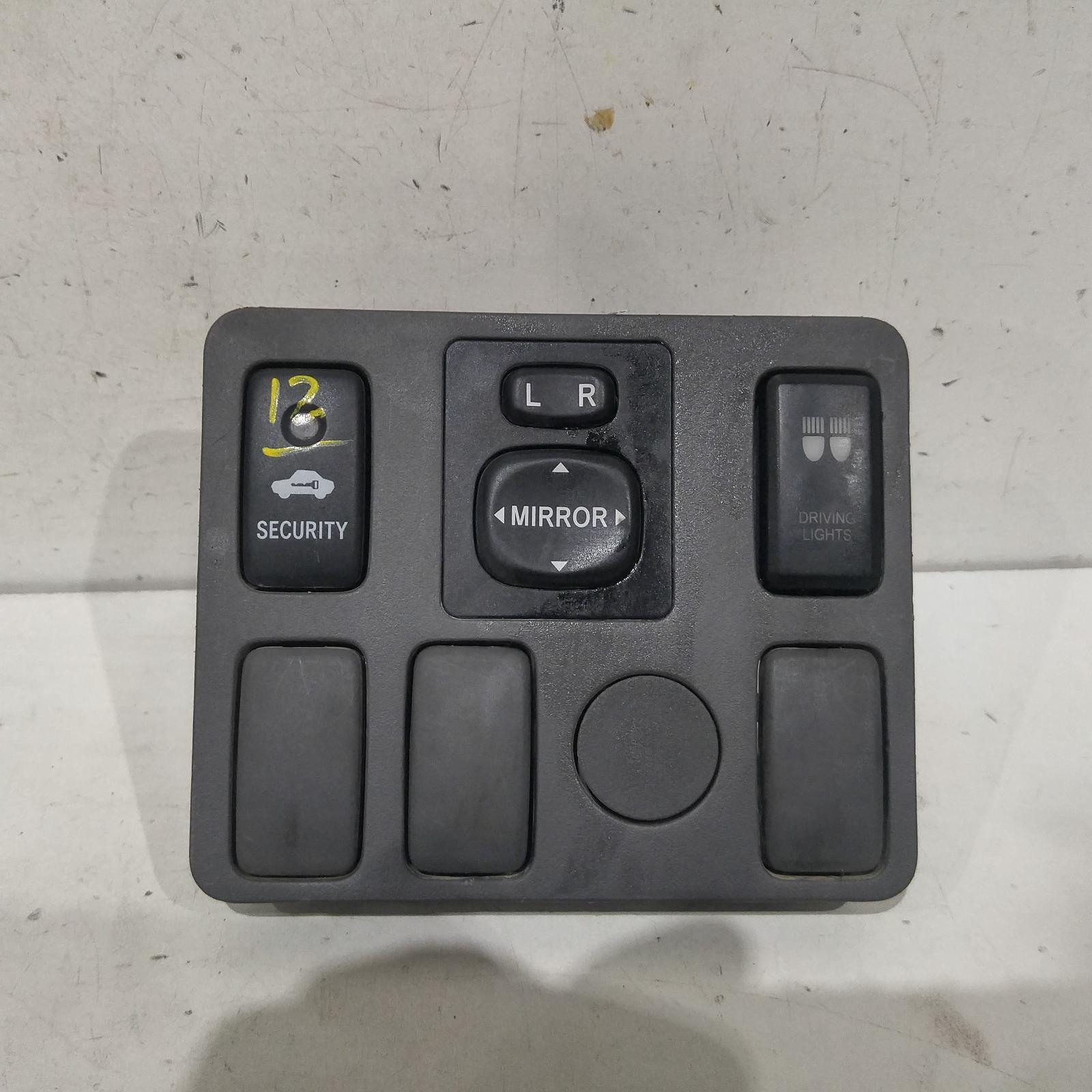 Hilux Miscellaneous Switch Relay 2011-2015 mirror switch,09/11-08/15 00007841 #166251