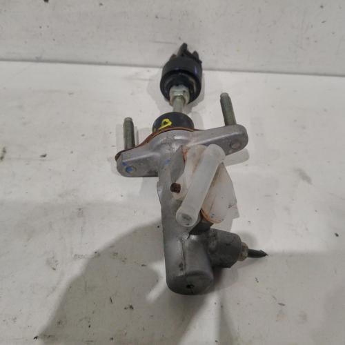 clutch master cylinder