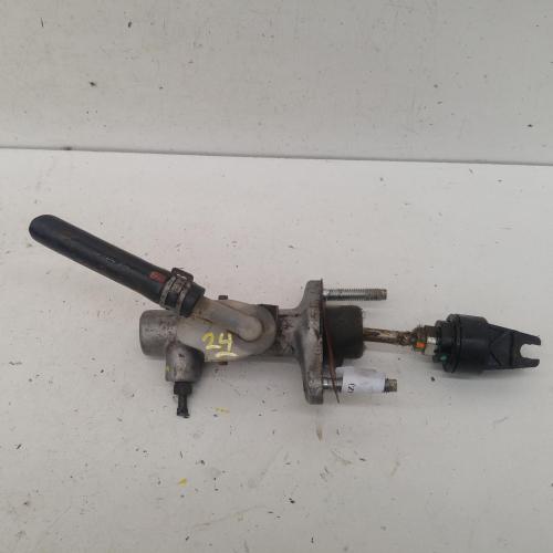 clutch master cylinder