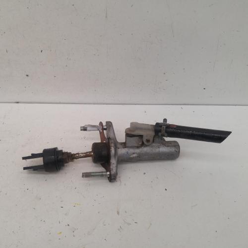 clutch master cylinder