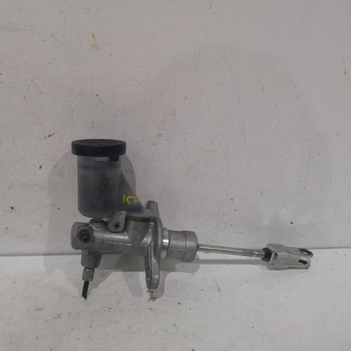 clutch master cylinder