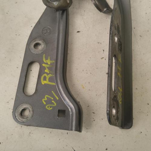 bonnet hinge/strut