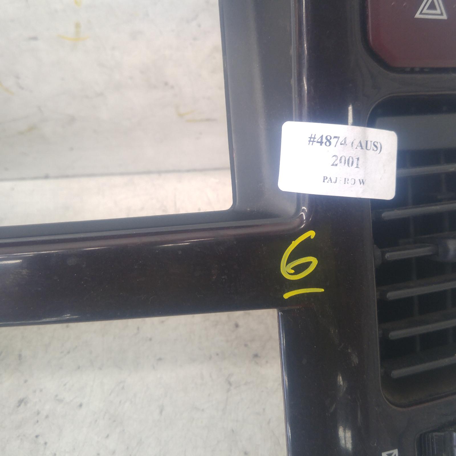 Pajero Flasher/hazard Relay 2000-2002 nm 05/00-10/02 00004874 #108079