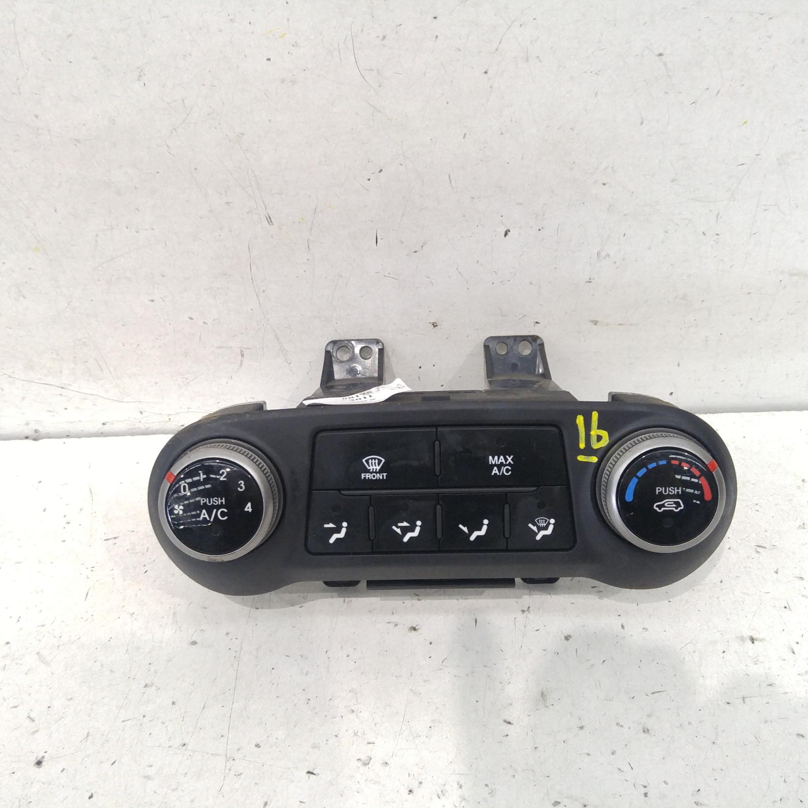 Ix35 Heater/aircon Controls 2009-2016 lm series,standard type (2 buttons on top),11/09-09/13 00008175 #183575