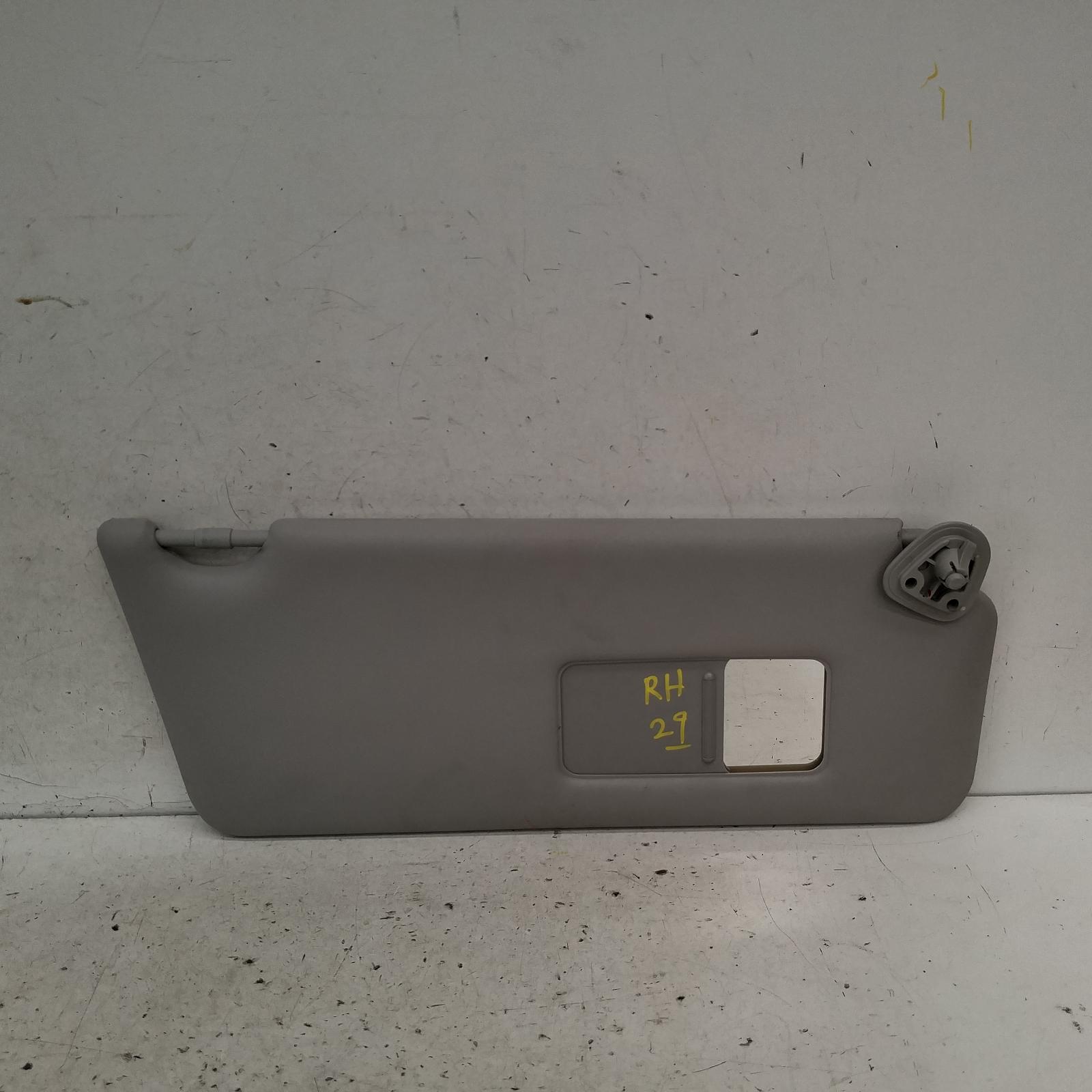 Camry Sunvisor 2002-2006 sk36,rh side,standard type,08/02-05/06 00008651 #188286