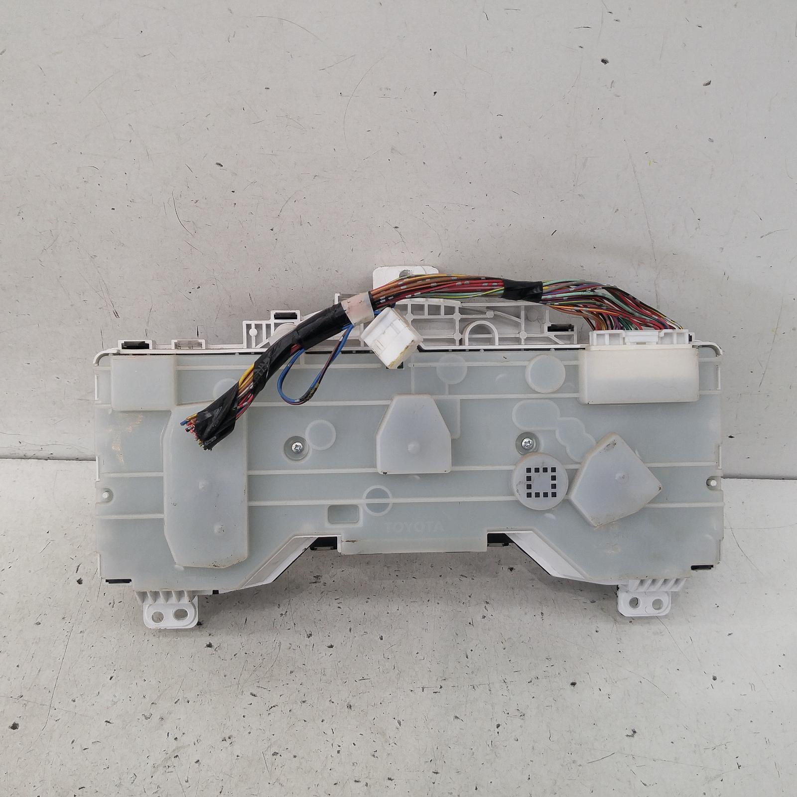 Hilux Instrument Cluster 2005-2011 petrol,2.7,workmate,03/05-06/11 00008687 #191166