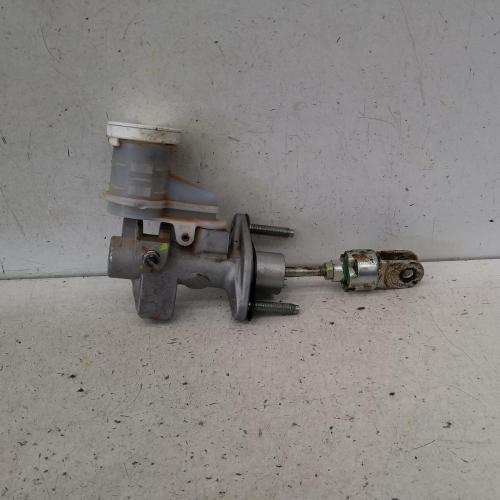 clutch master cylinder