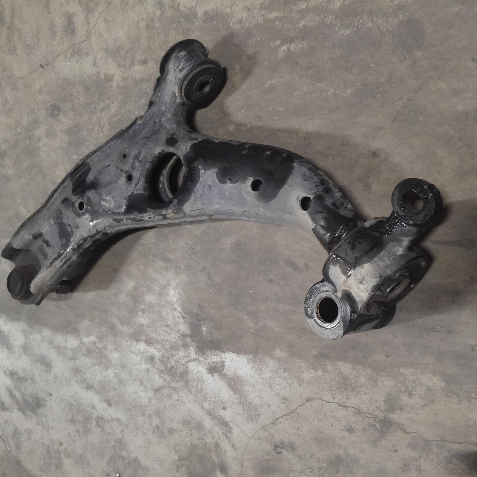 195173, Used control arm lower front right for 2015 cx5 ke, 2wd/4wd