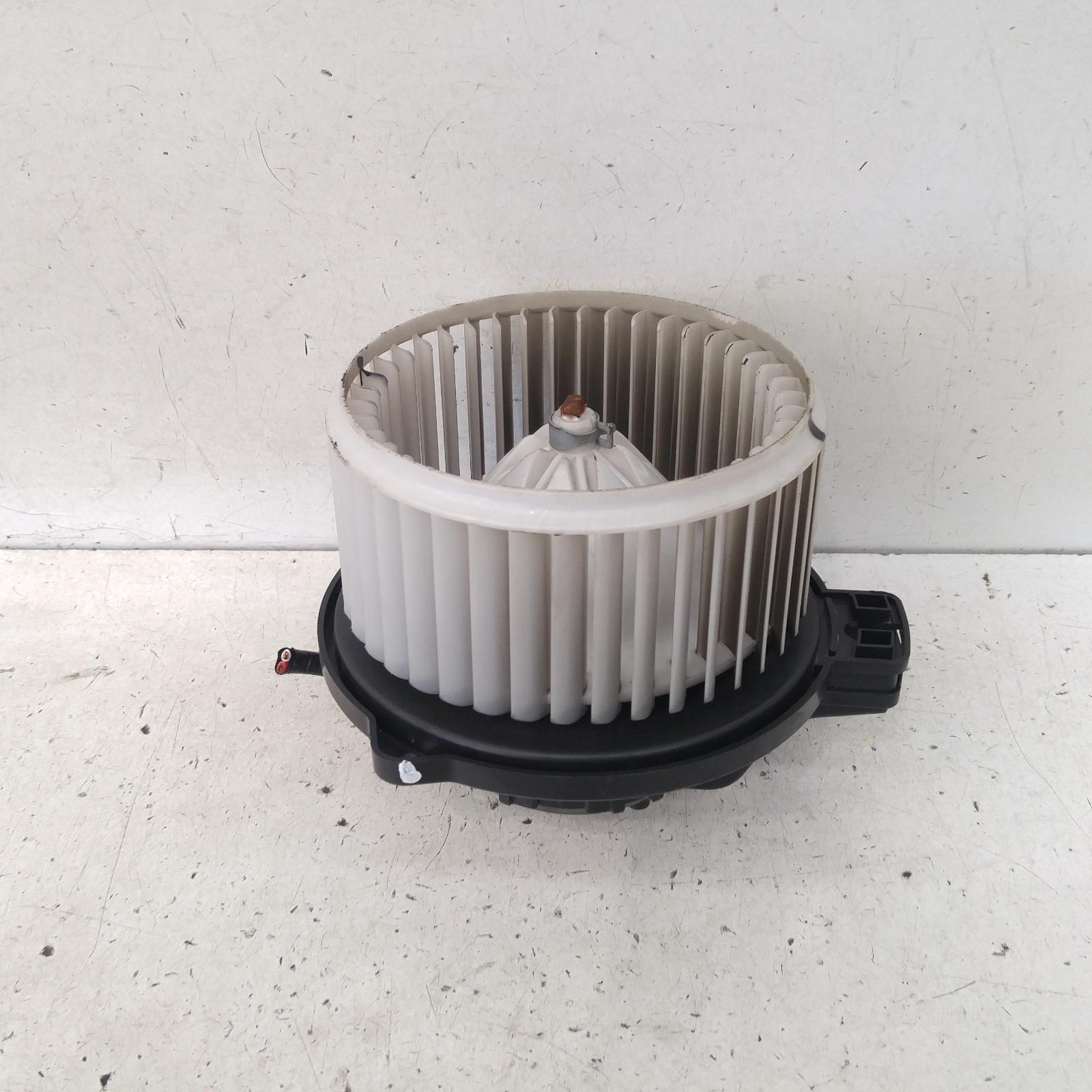 195636, Used heater fan/motor for 2016 Accent rb, blower motor, bosch