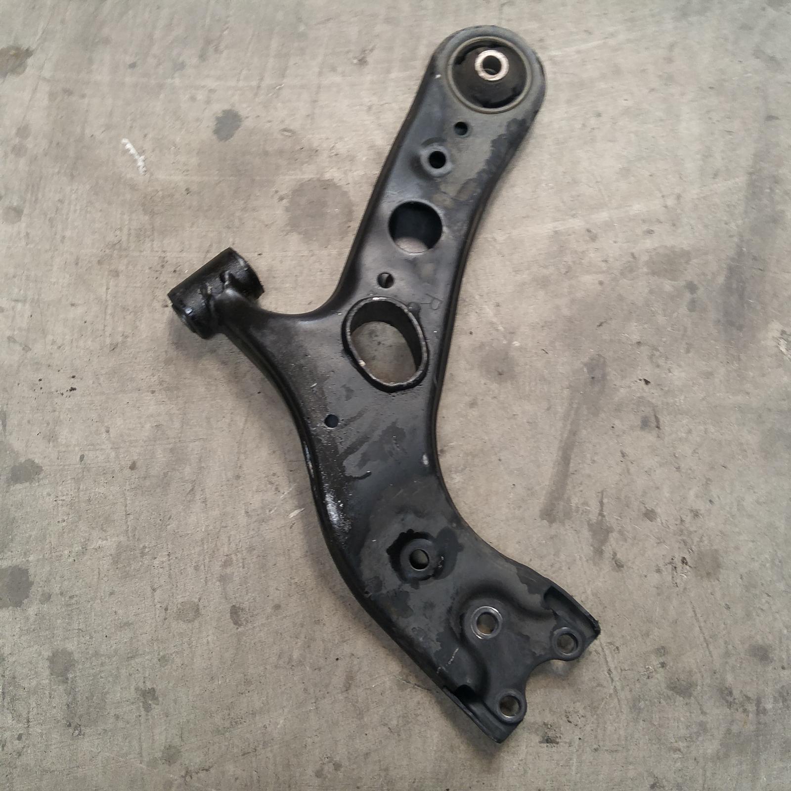 Result Control Arm Lower Front Right for Toyota Rav4Aus Auto Parts(1011)