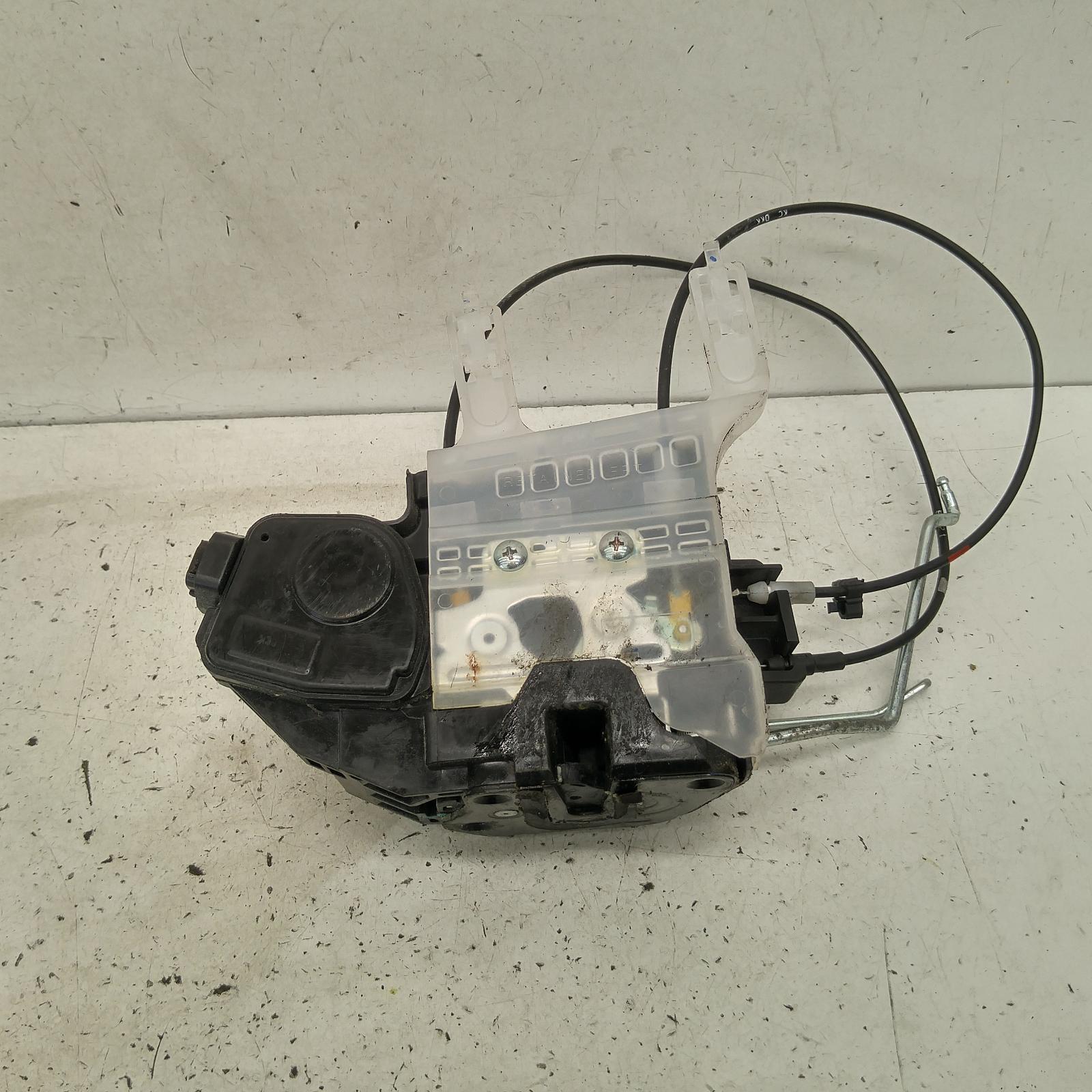 Tucson Door/boot/gate Lock 2004-2010 right front door lock,08/04-01/10 00009149 #201645