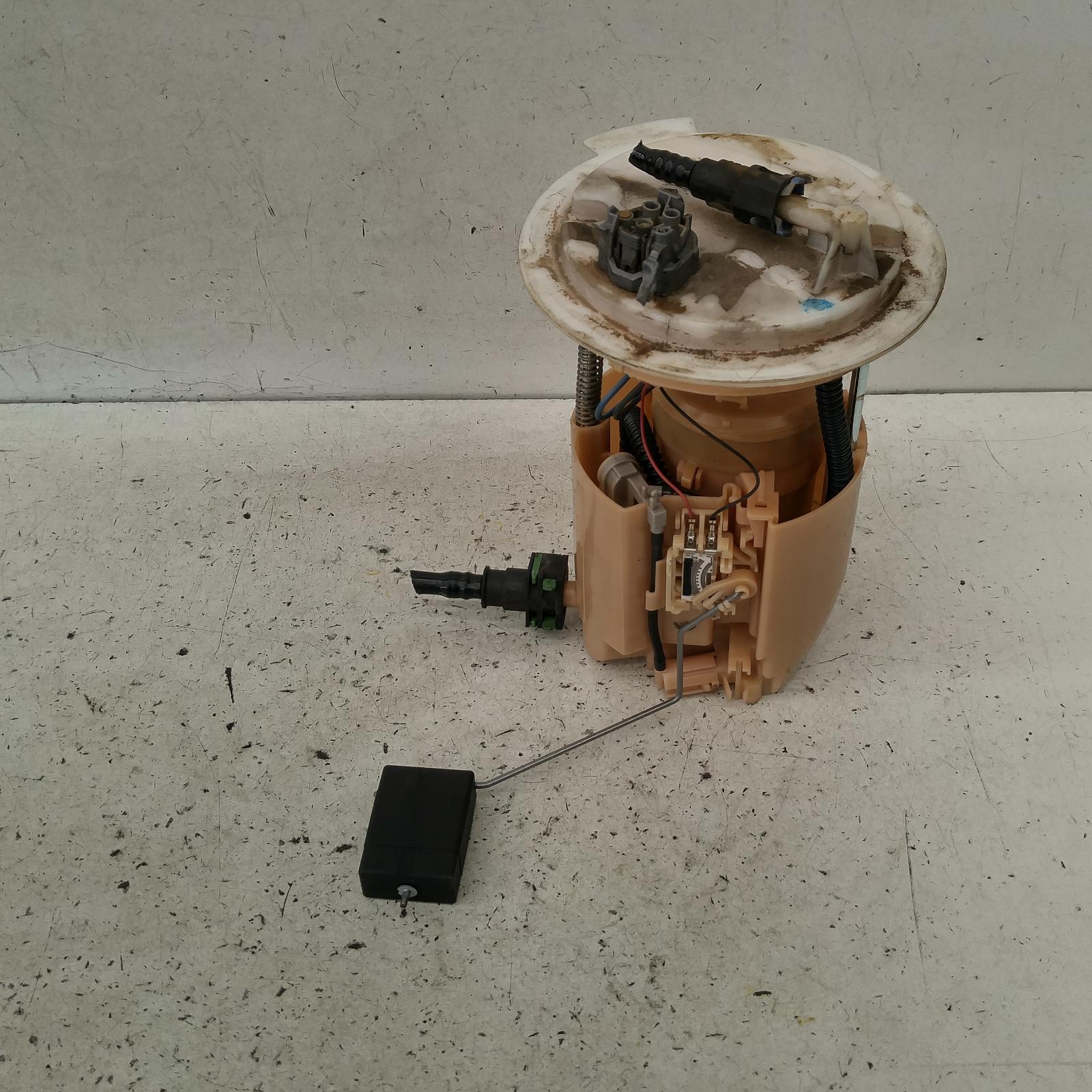 202537, Used fuel sending unit for 2014 Compass mk, 01/1212/16