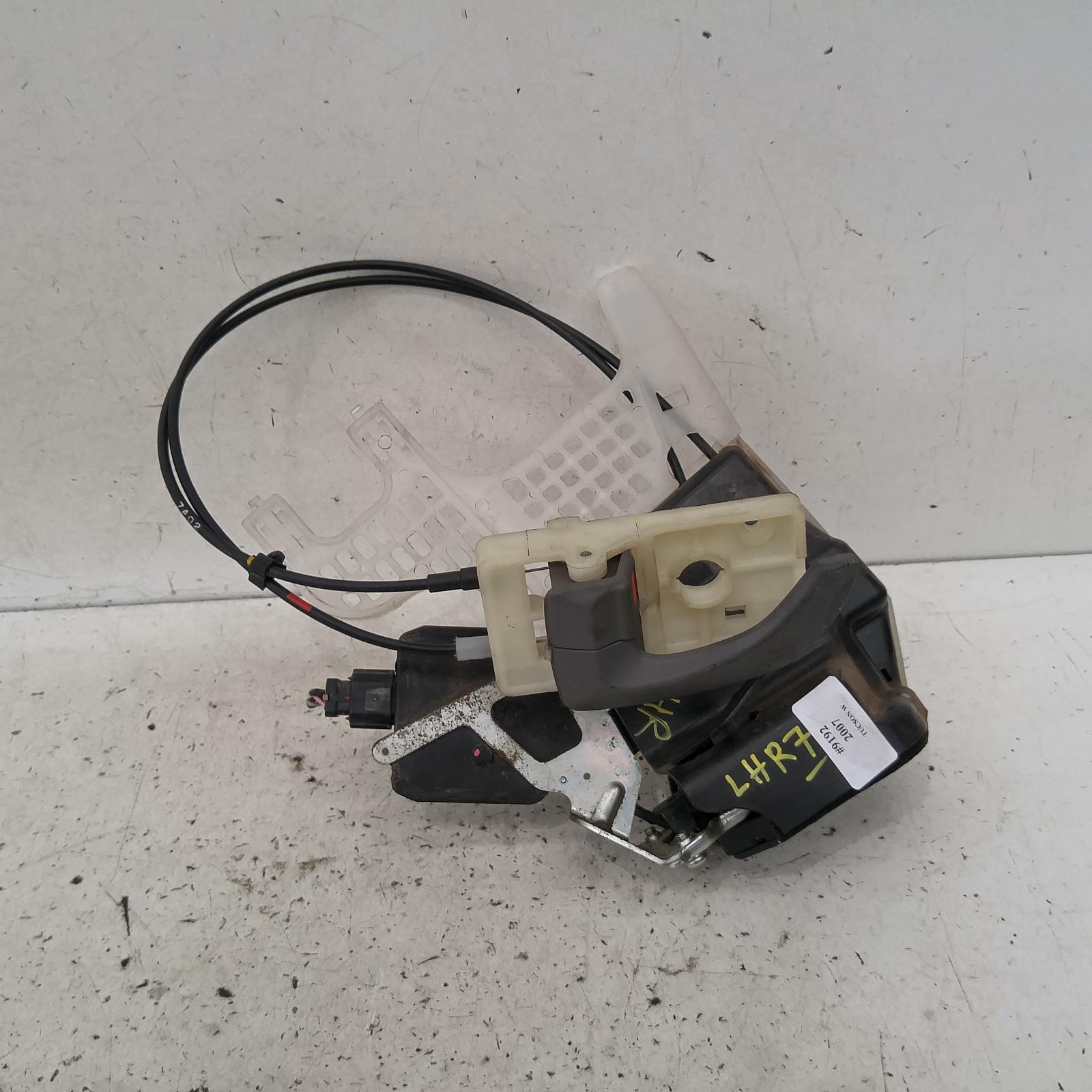 Tucson Door/boot/gate Lock 2004-2010 left rear door lock,08/04-01/10 00009192 #203007