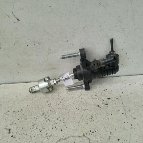 clutch master cylinder