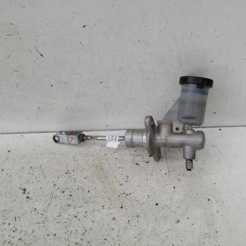 clutch master cylinder