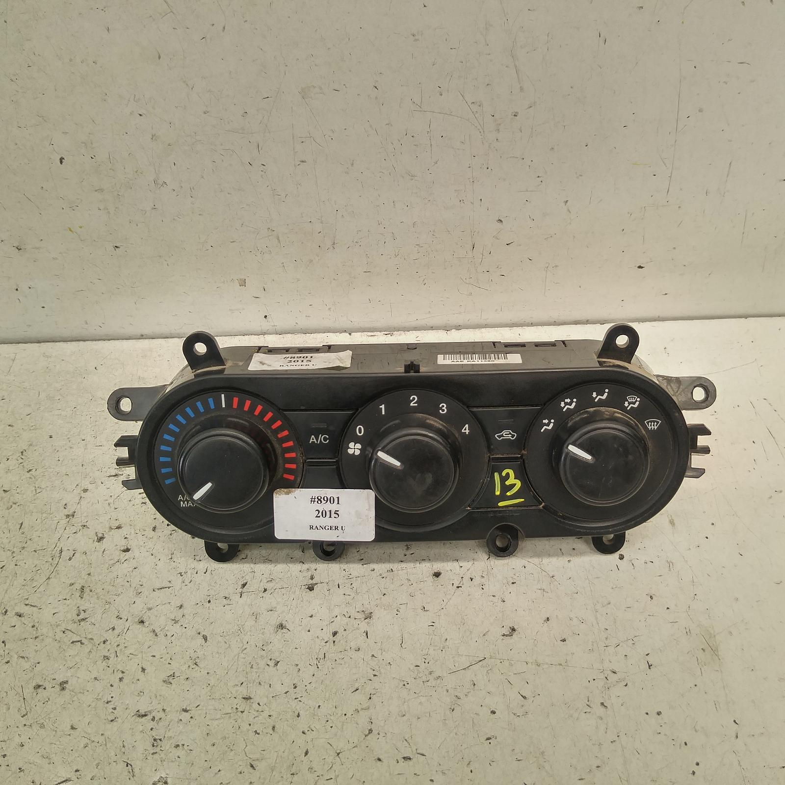 205266, Used Controles del calentador / aire acondicionado for