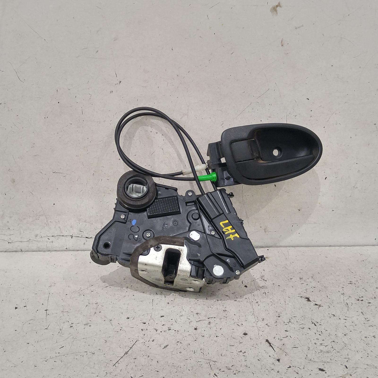 205956, Used door/boot/gate lock for 2007 yaris left front door lock