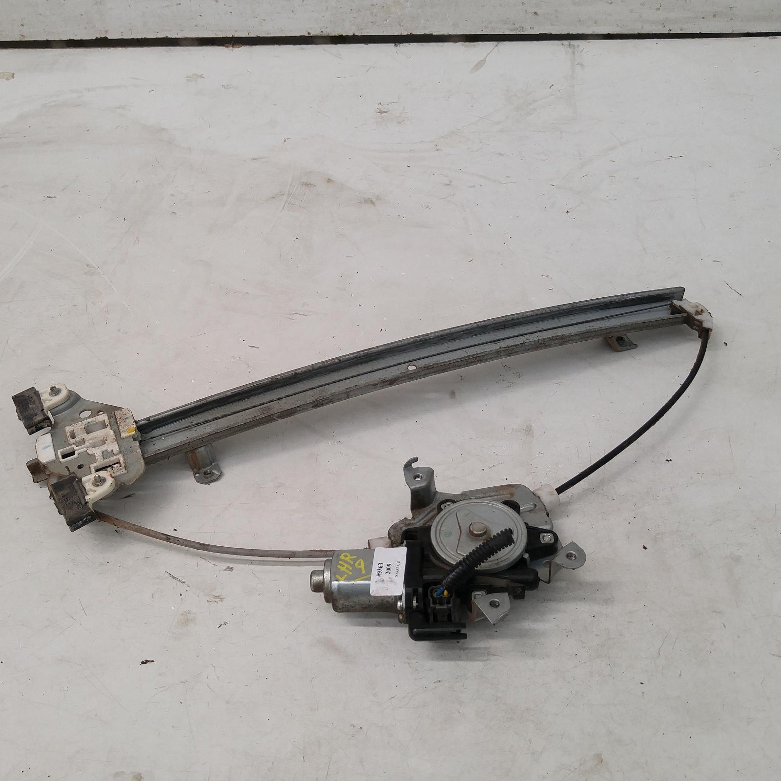 209092, Used window regulator/motor rear left for 2009 navara d40