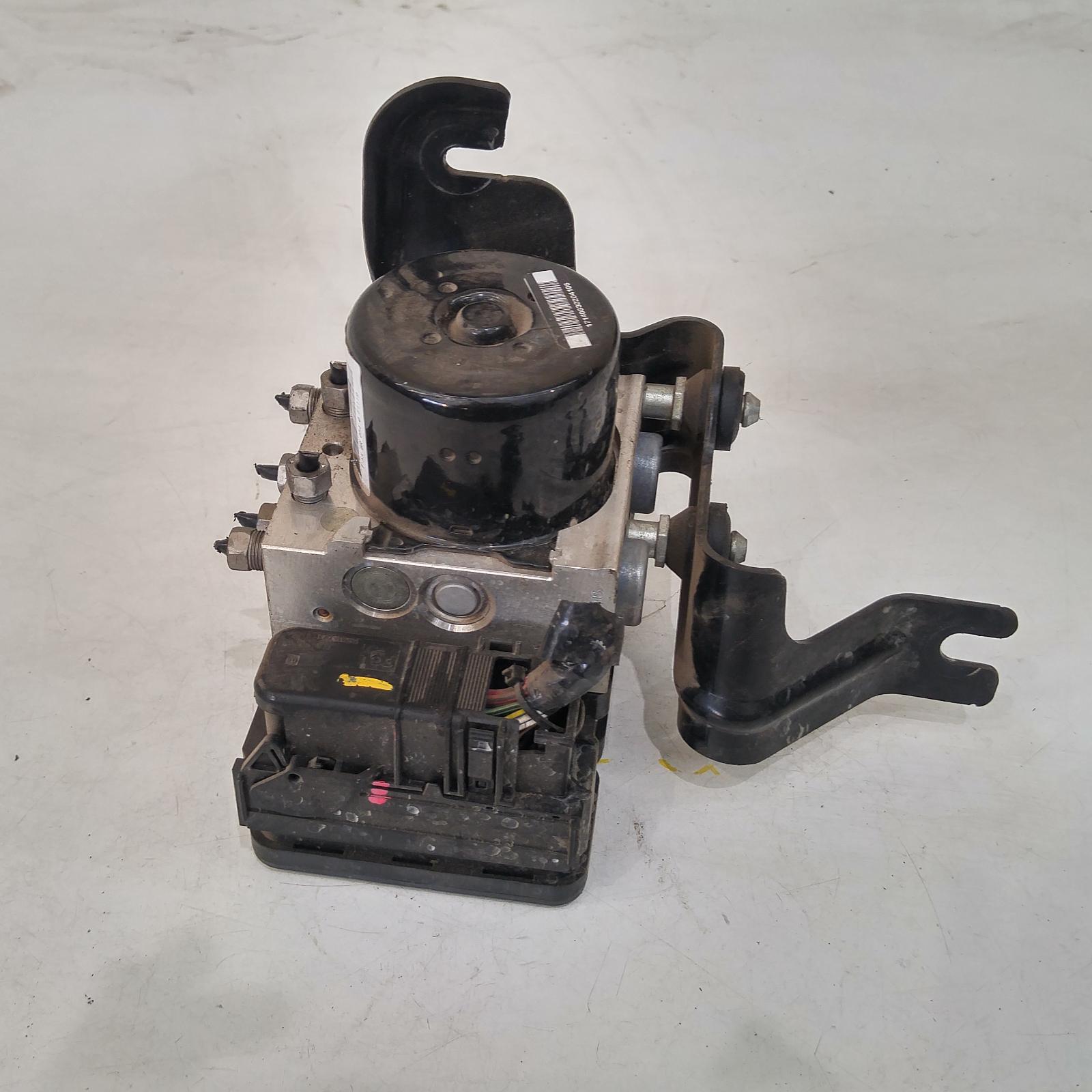 209682, Used abs pump/modulator for 2010 Patriot p/n p68049210ac, mk