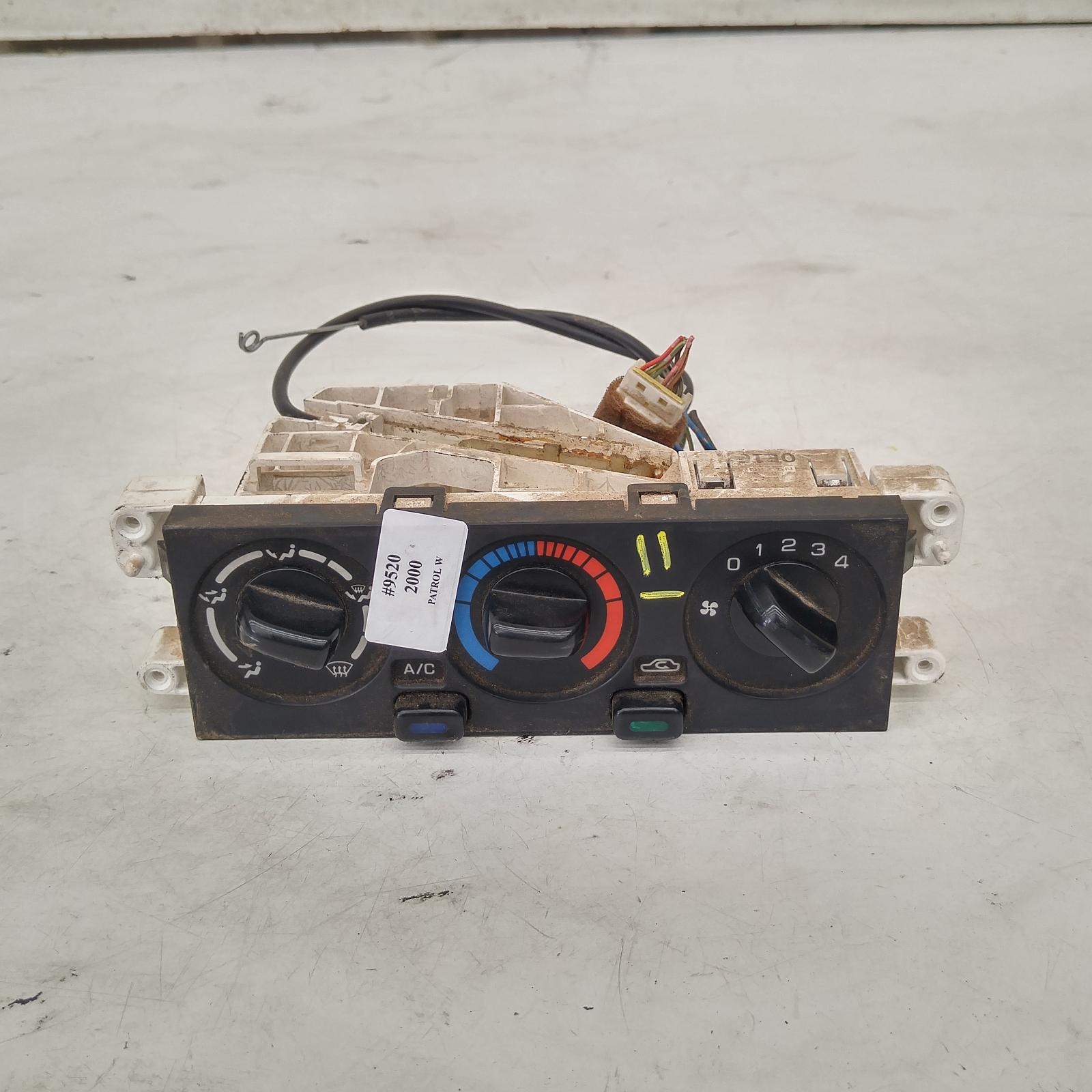 210785, Used heater/aircon controls for 2000 patrol front, non