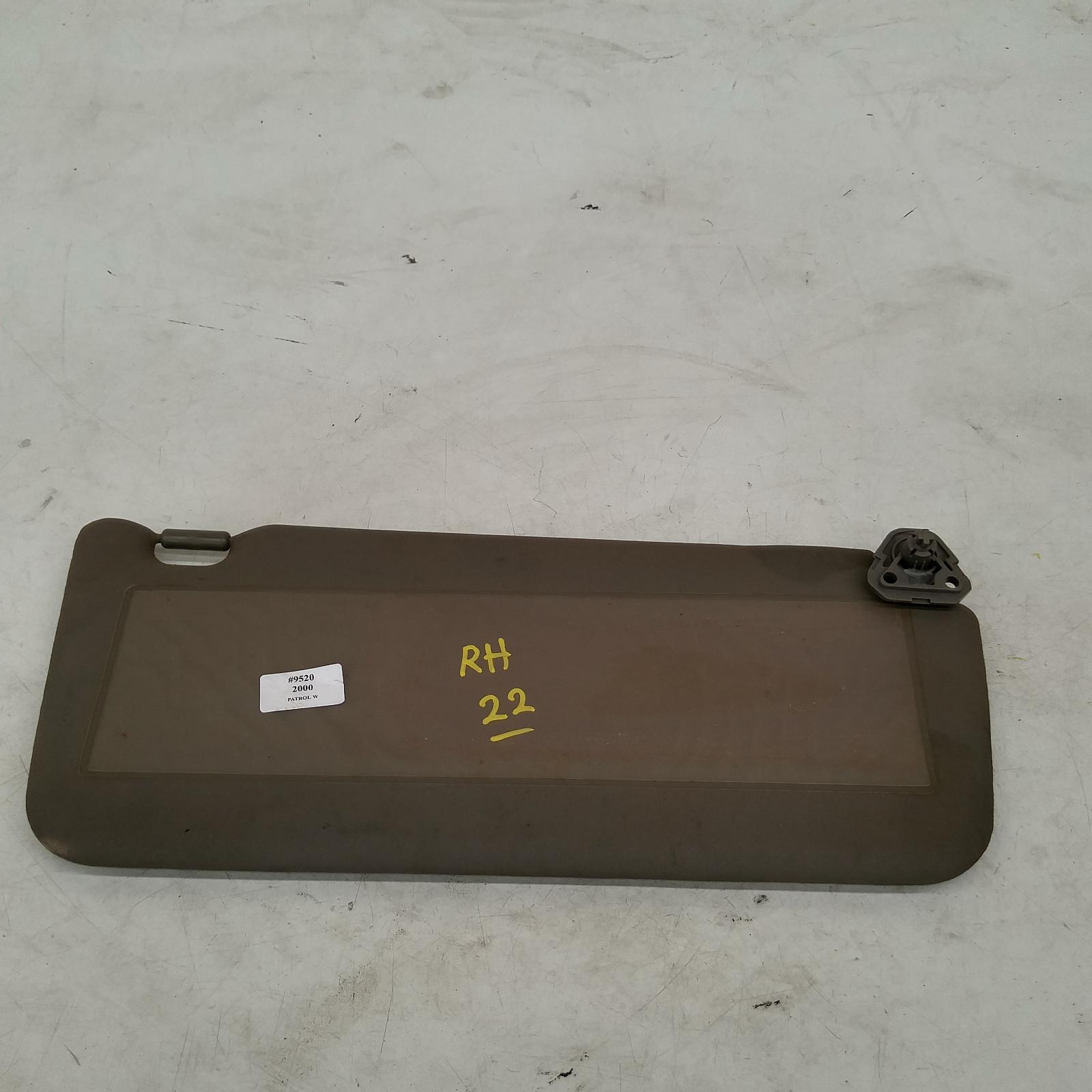 Patrol Sunvisor 1997-2017 y61/gu,rh side,12/97-04/17 00009520 #210801