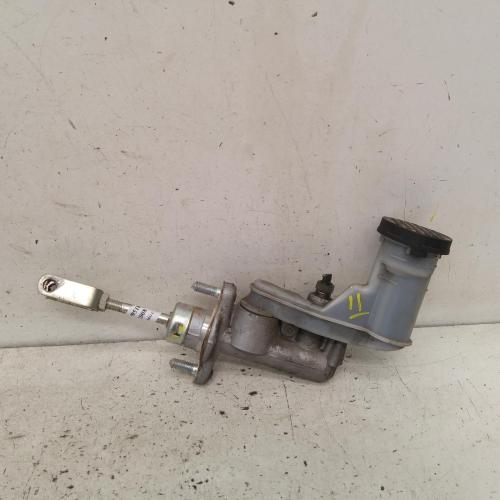 clutch master cylinder