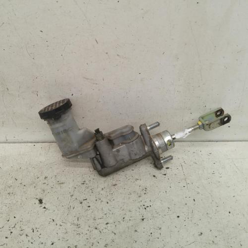 clutch master cylinder