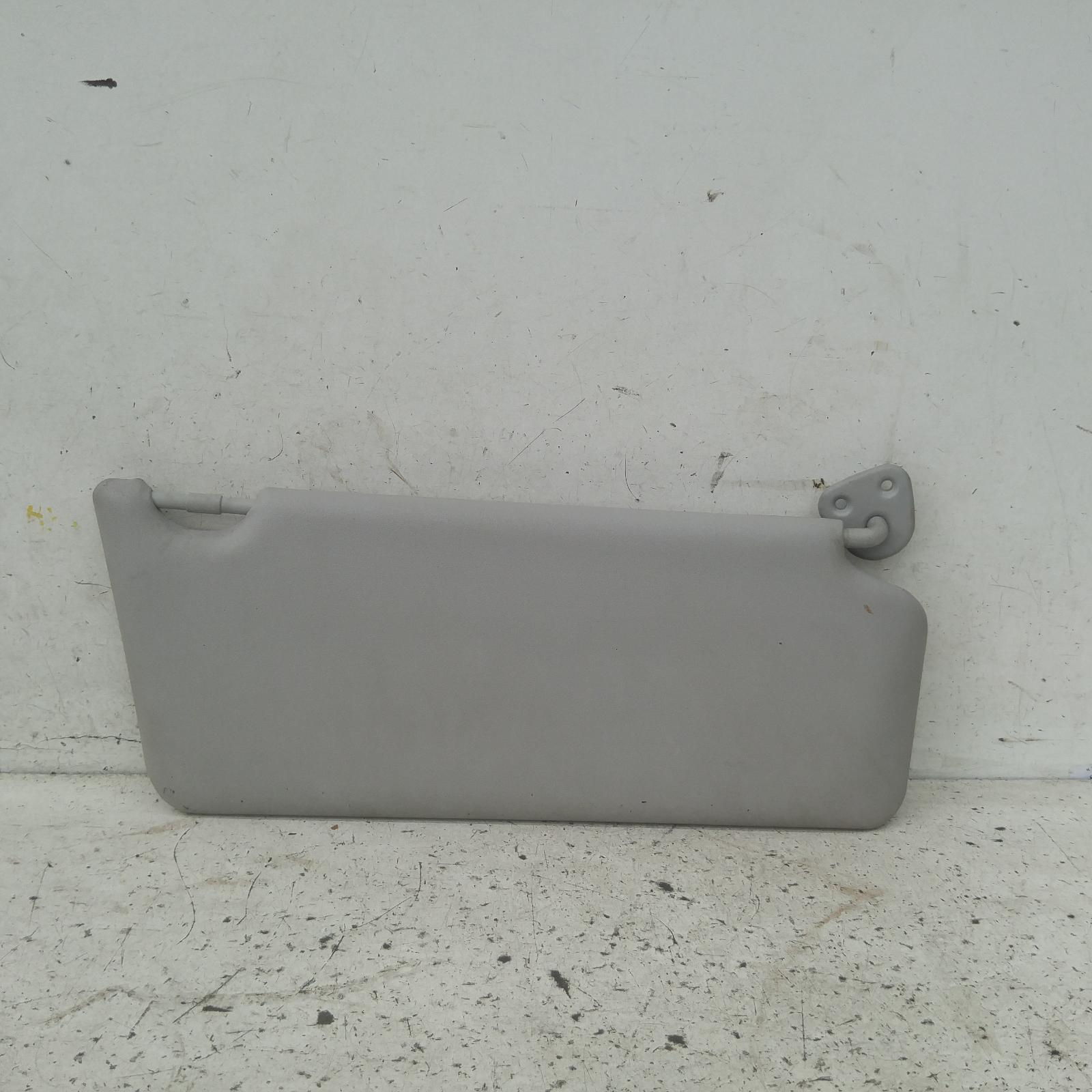 Camry Sunvisor 2002-2006 sk36,rh side,standard type,08/02-05/06 00009701 #216581