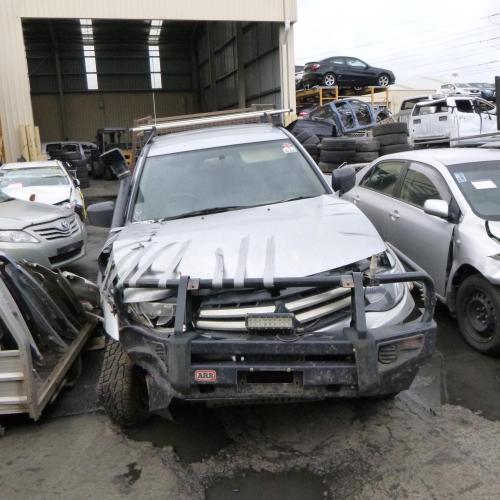 Mitsubishi 2009 ~ 2015 Triton