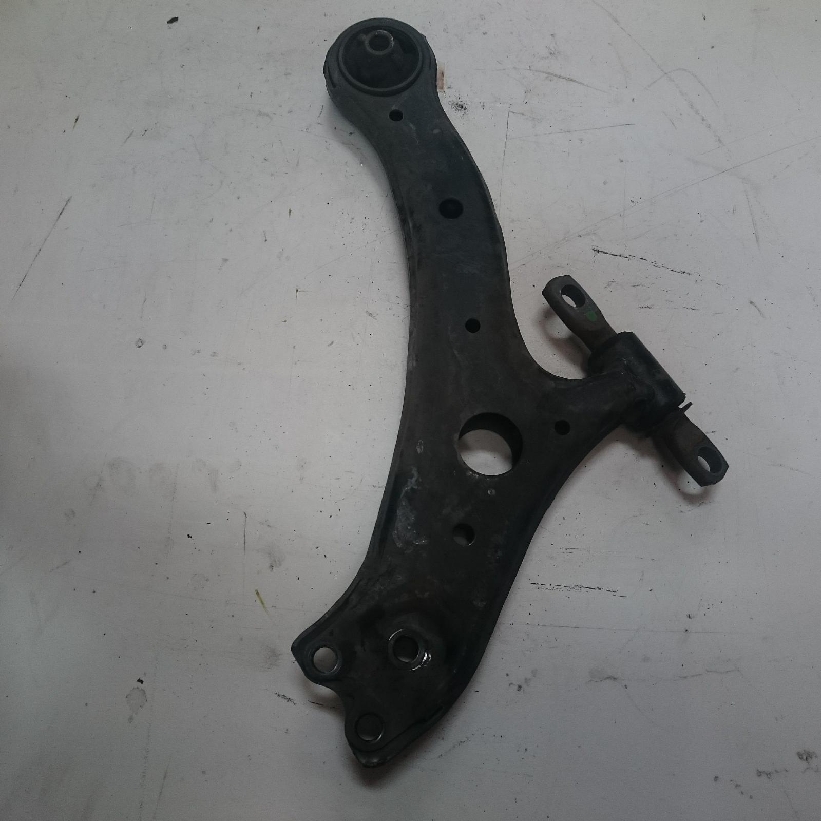 218003, Used left front lower control arm for 2017 Camry asv50/avv50