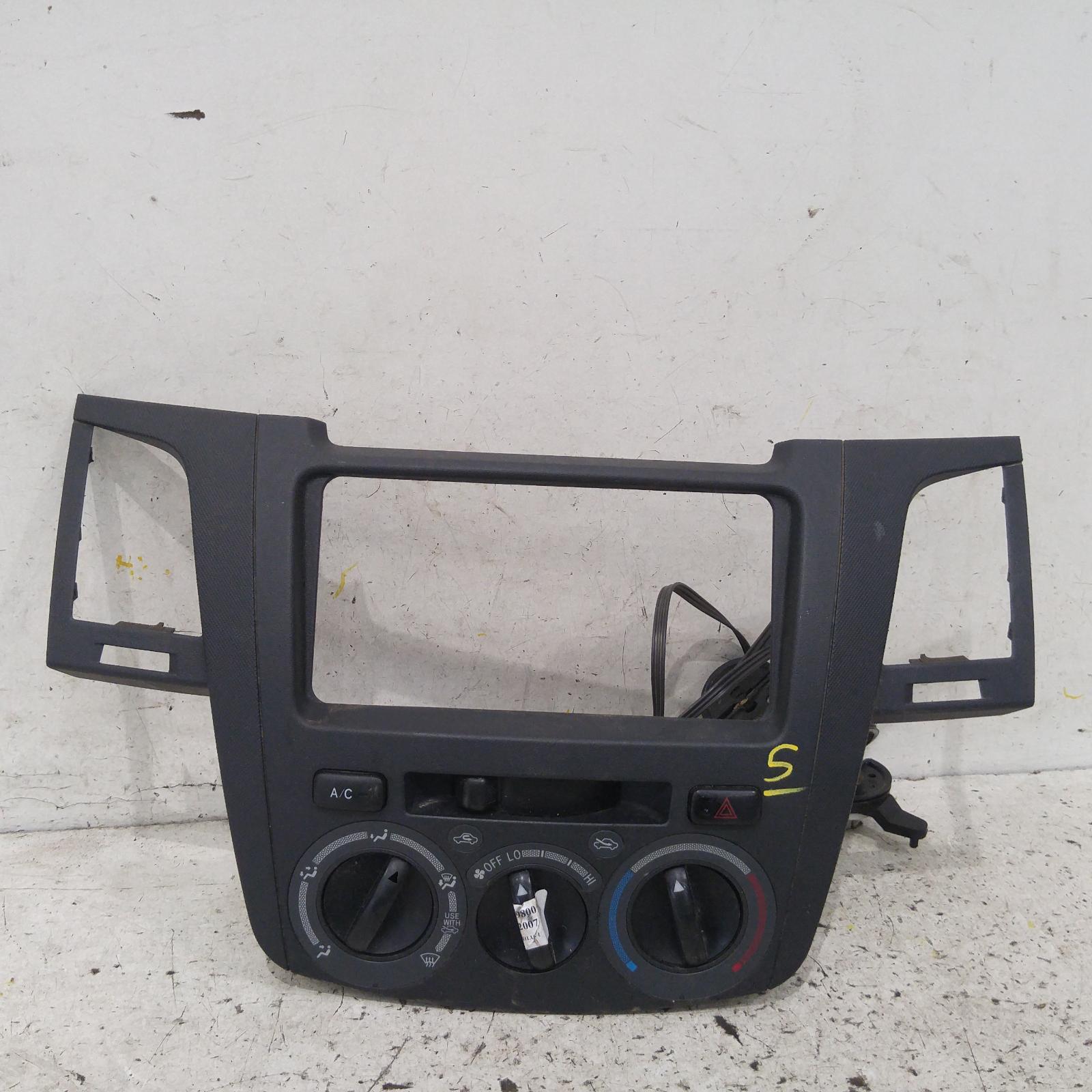 Result Heater/aircon Controls for Toyota HiluxAus Auto Parts(1011)