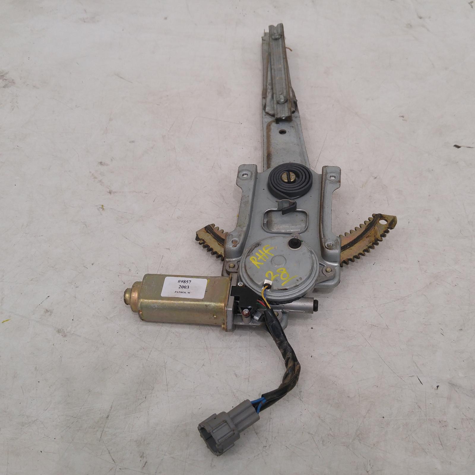 218807, Used window regulator/motor front right for 2003 patrol y61