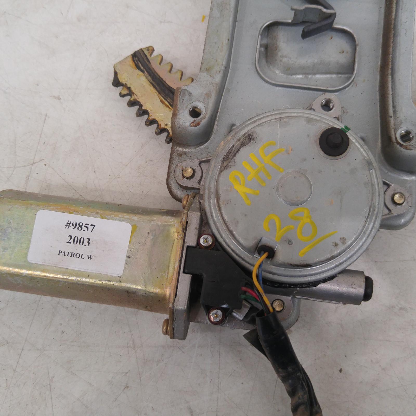 218807, Used window regulator/motor front right for 2003 patrol y61