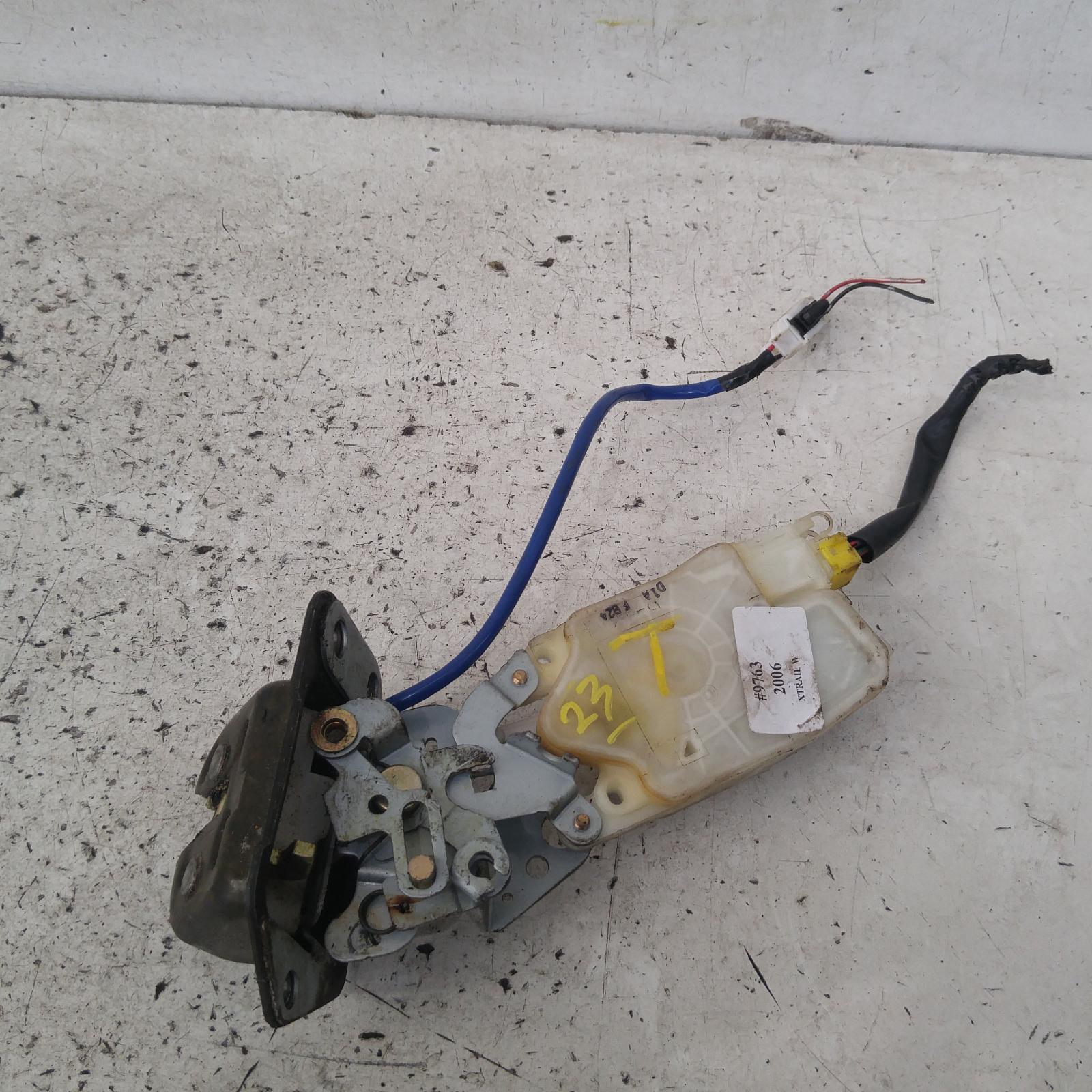 219535, Used door/boot/gate lock for 2006 xtrail tailgate lock, t30, 10/0109/07