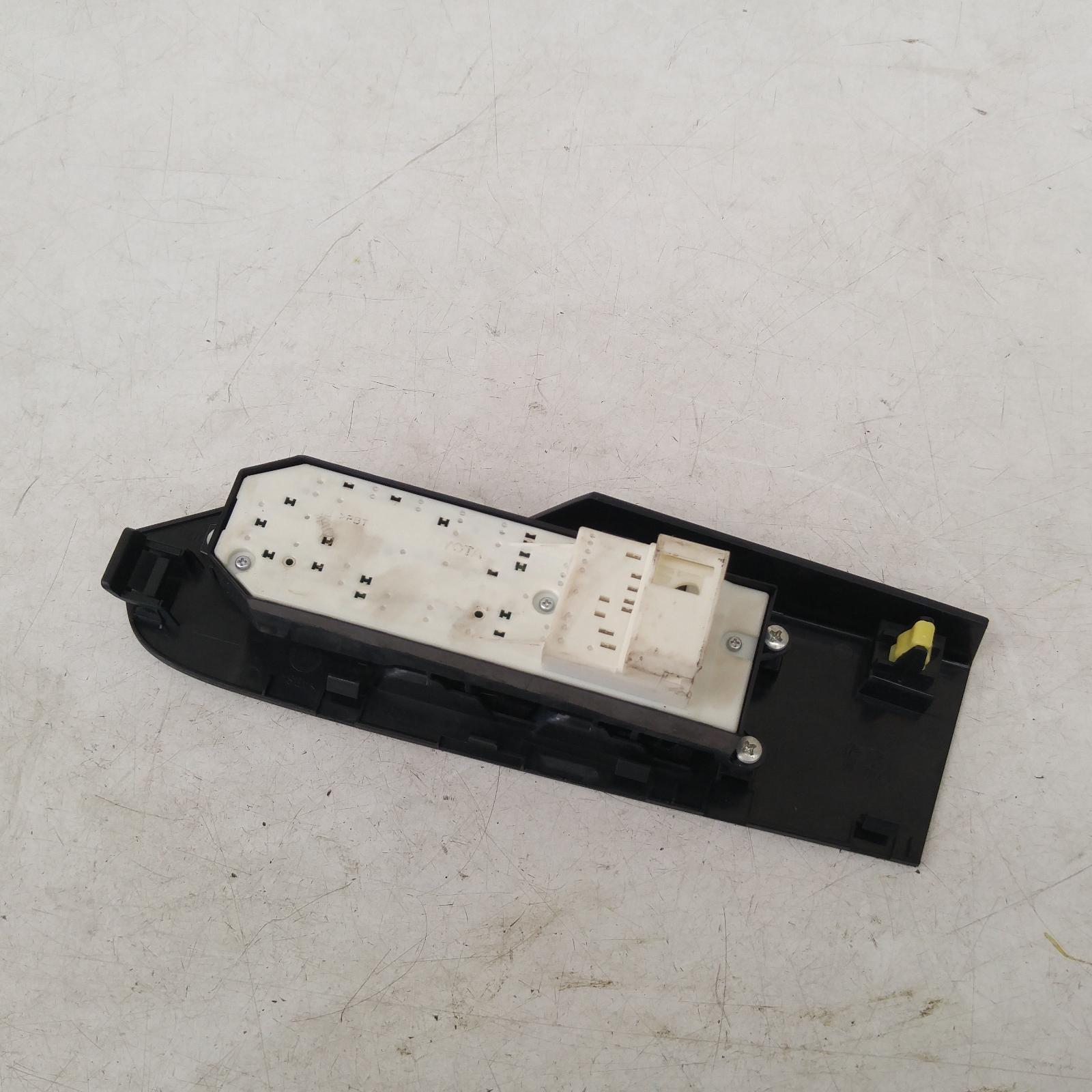 Corolla Power Door Window Switch 2015-2018 rh front (master switch),zre182r,hatch,standard,03/15-06/18 00009890 #224548