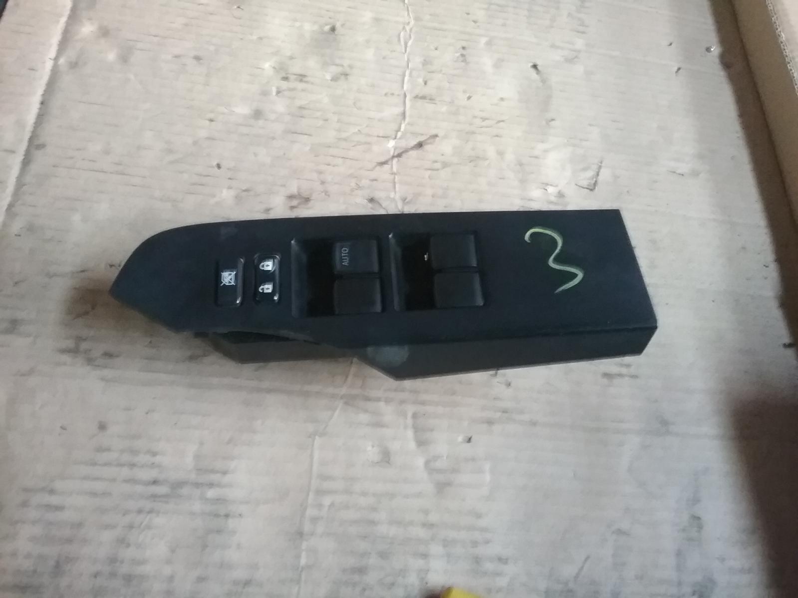 Corolla Power Door Window Switch 2015-2018 rh front (master switch),zre182r,hatch,standard,03/15-06/18 partwh #73381