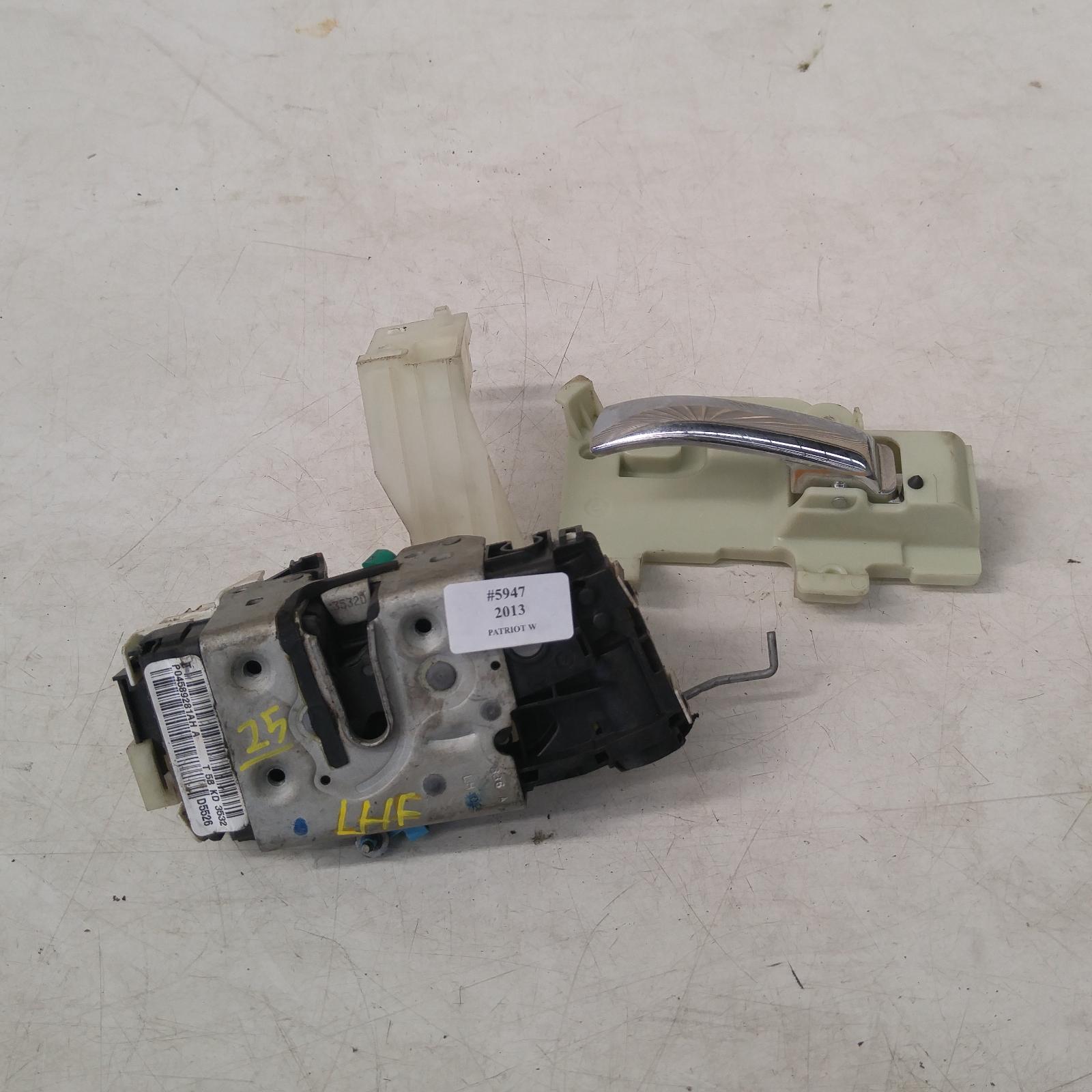 225901, Used door/boot/gate lock for 2013 Patriot left front door