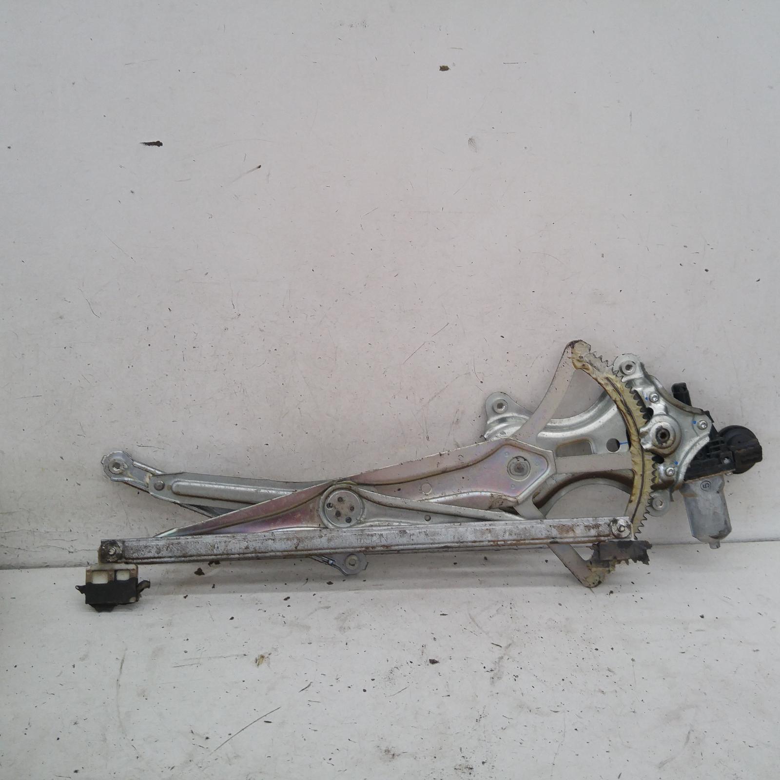 234458, Used window regulator/motor front left for 2010 hilux power