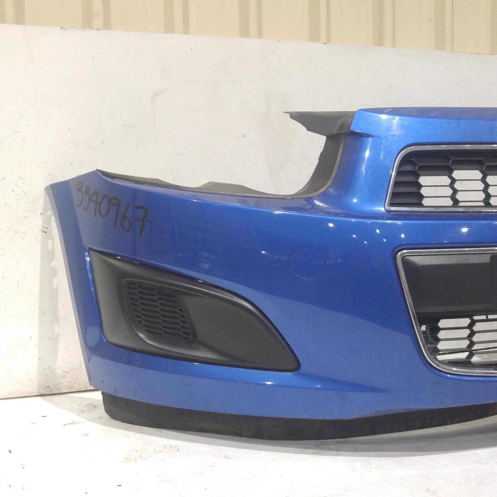 236009, Used bumper front for 2012 barina tm, cd/cdx, 11/1108/16