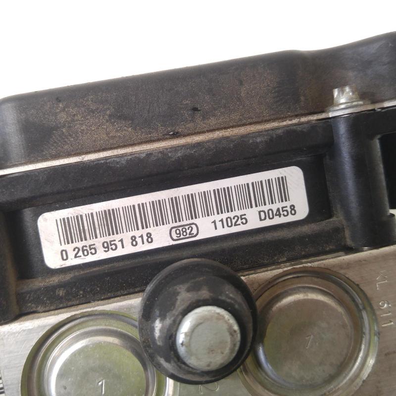 pompa sistem rem anti lock / modulator