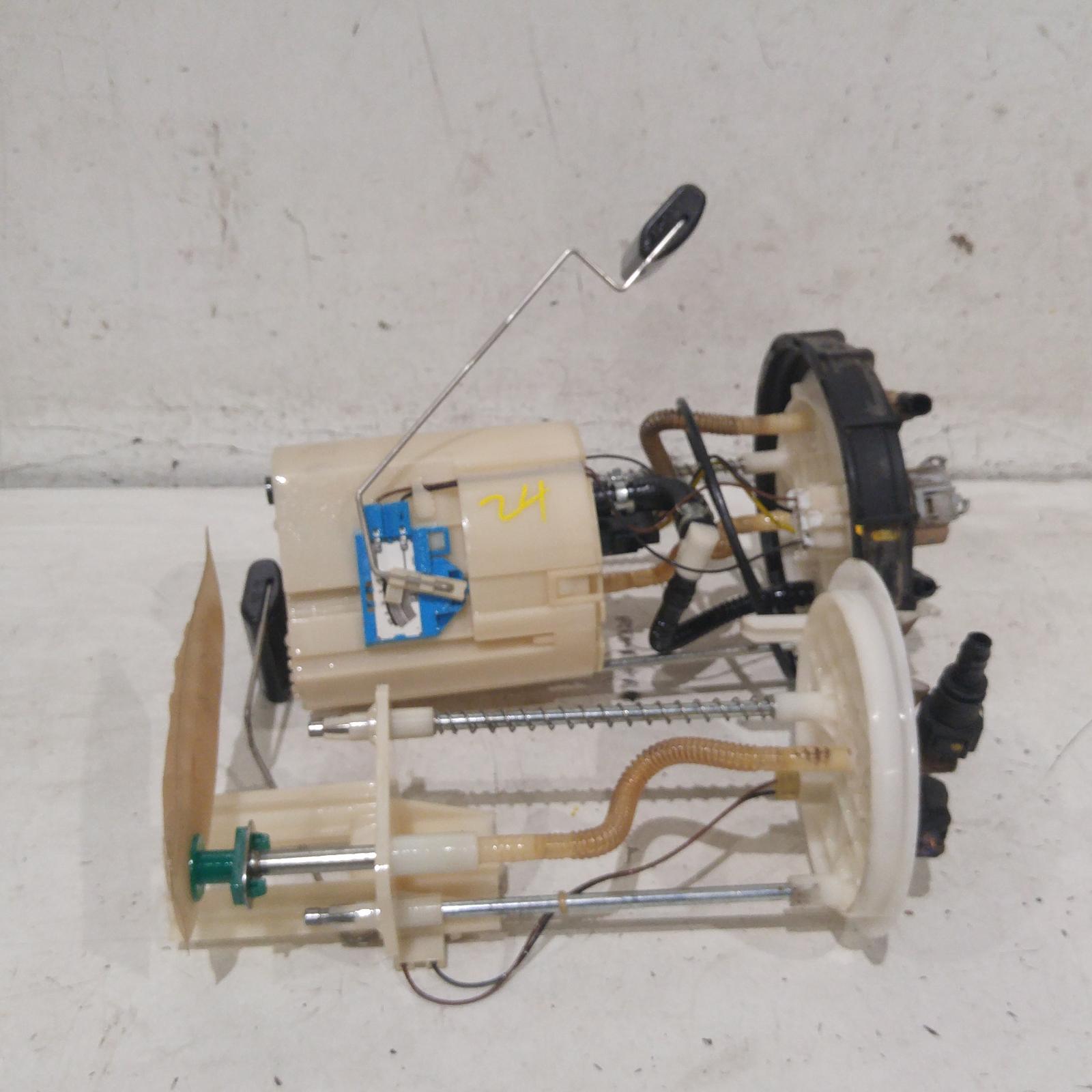 239097, Used fuel sending unit for 2009 Santa fe ***use fuel pump