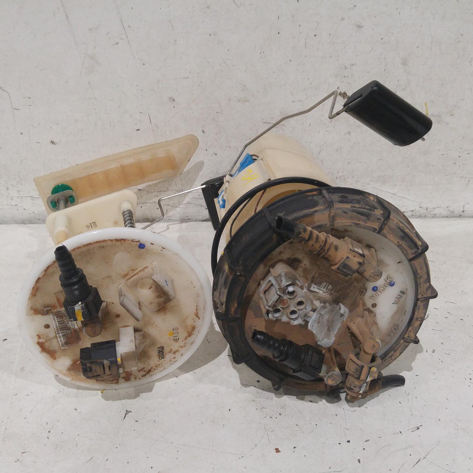 239097, Used fuel sending unit for 2009 Santa fe ***use fuel pump