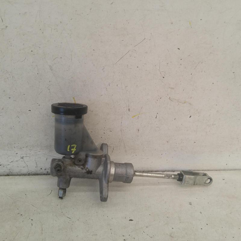 clutch master cylinder