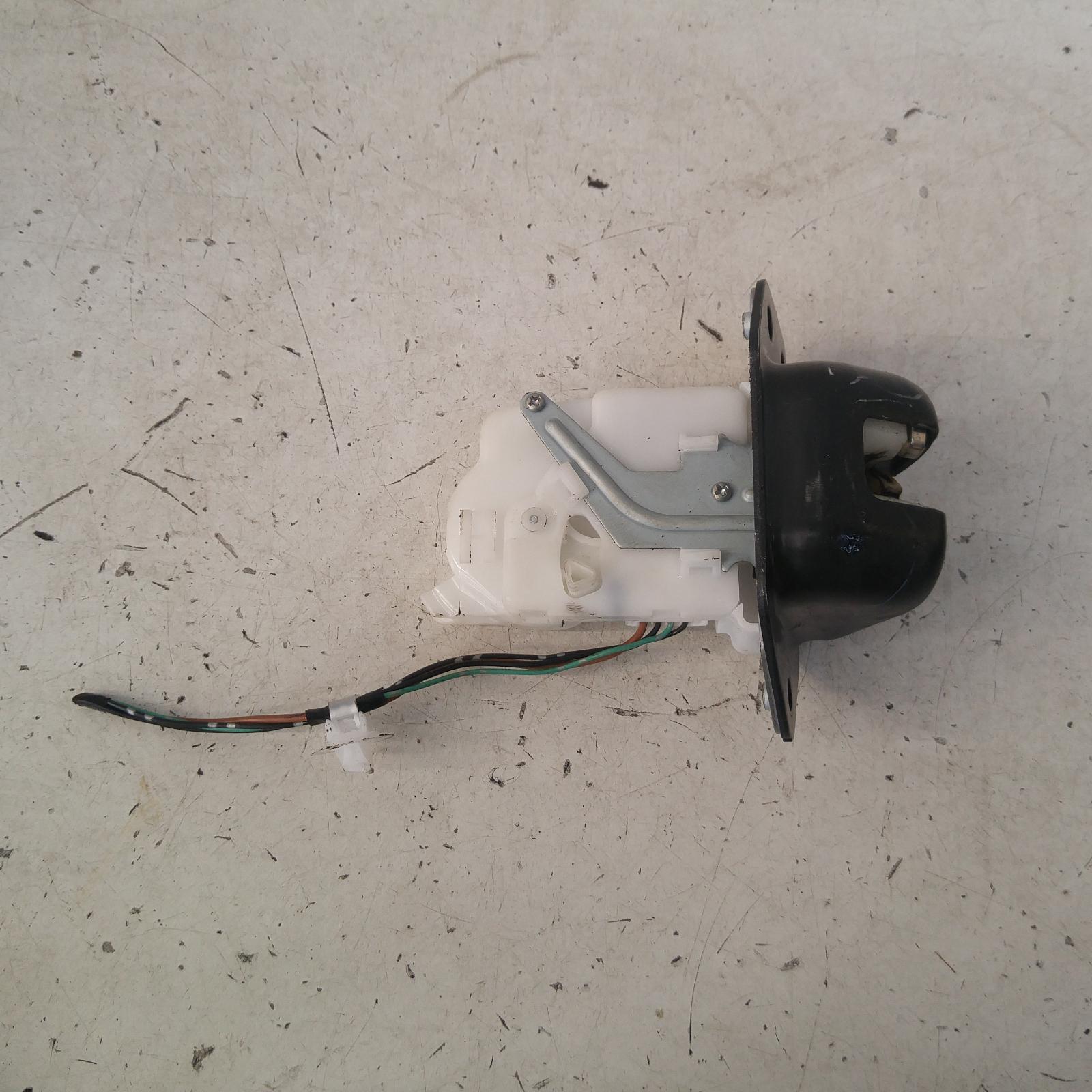 245878, Used door/boot/gate lock for 2012 murano tailgate lock