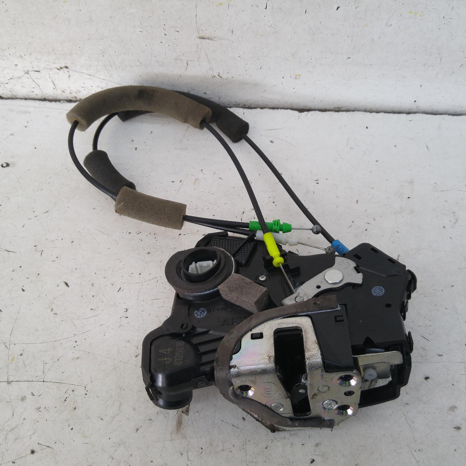 252580, Used door/boot/gate lock for 2008 is250/is250c left front