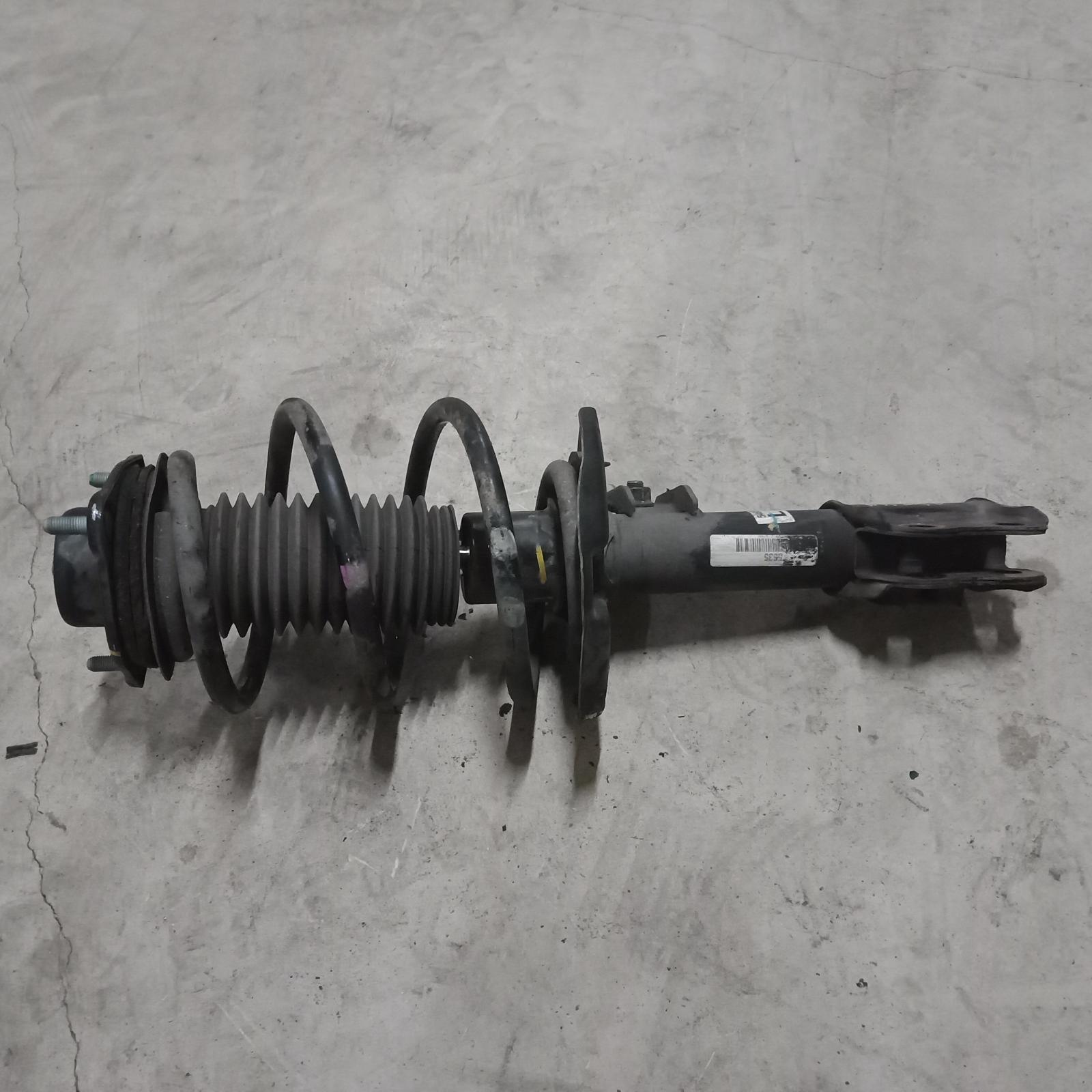 258539, Used left front strut for 2012 Optima tf, 01/1110/15