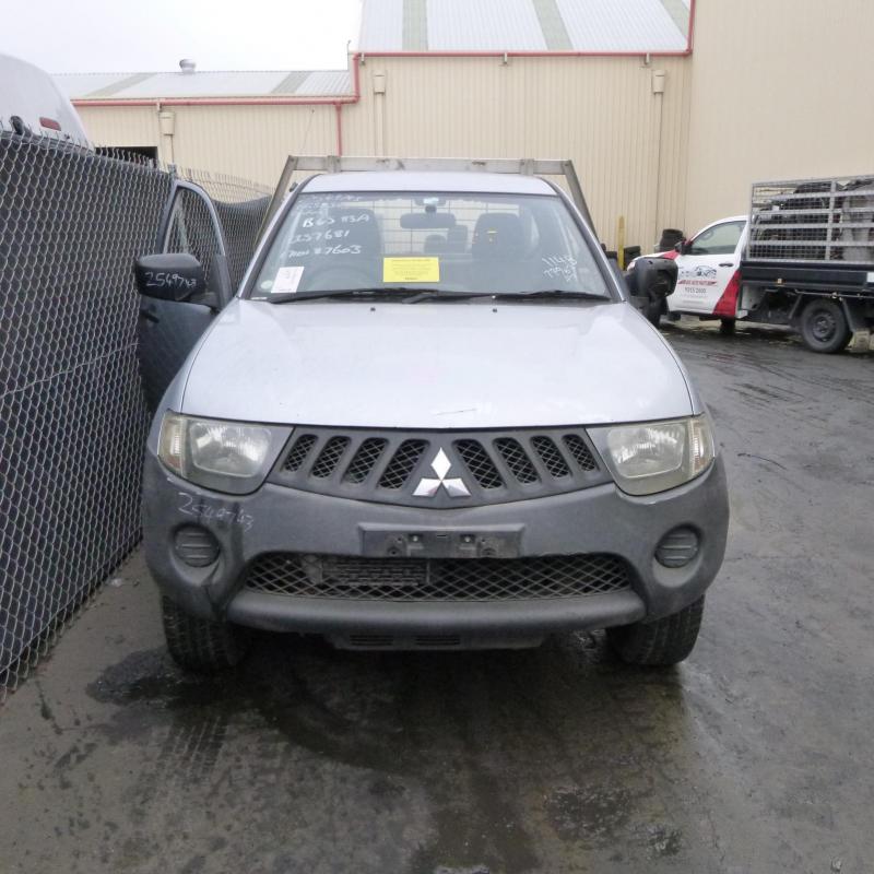 Mitsubishi 2008 ~ 2009 Triton