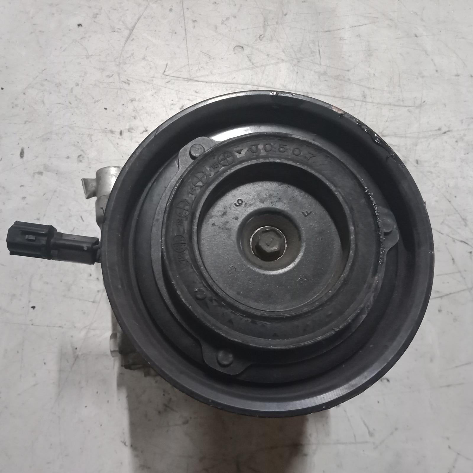 Veloster Aircon Compressor 2011-2014 fs,1.6,g4fd/g4fj,petrol,12/11-02/14 00009004 #258870