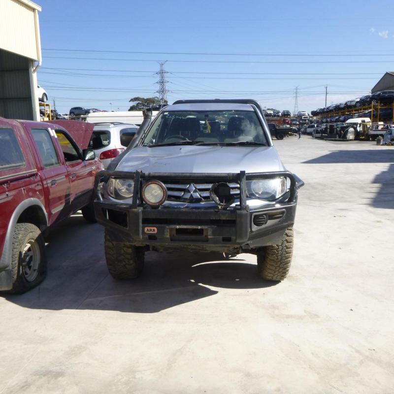 Mitsubishi 2009 ~ 2015 Triton